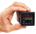 Love controls 16A2111 1/16 DIN通用輸入和模糊邏輯，兩個(gè)SSR和報(bào)警控制器